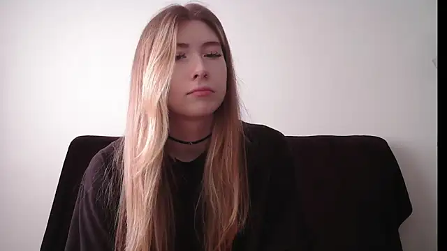 ErikaShyy online show from 09.25.25