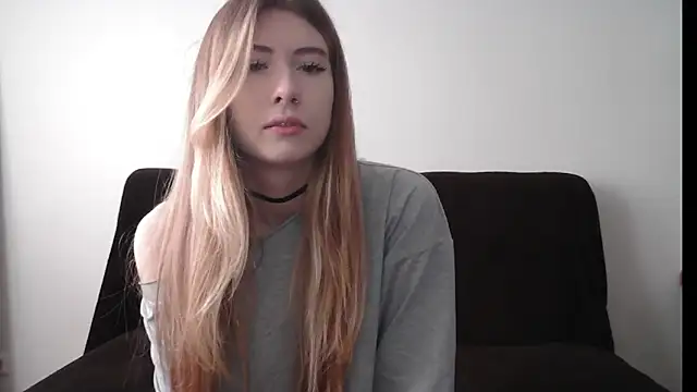 ErikaShyy online show from 10.06.25