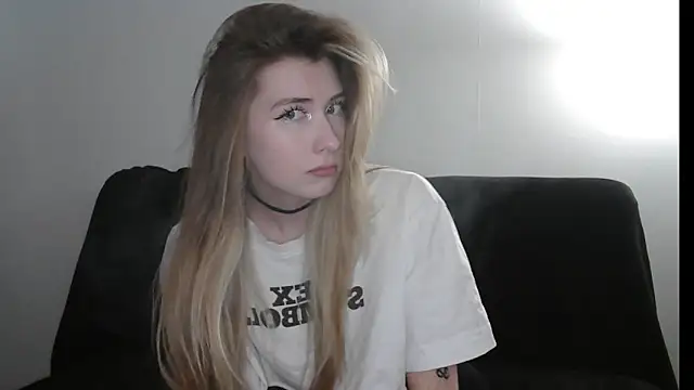 ErikaShyy online show from 04.01.26