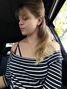 Snapshot of astiSWEET chatting on 10.03.25 astiSWEET online show from 10.03.25