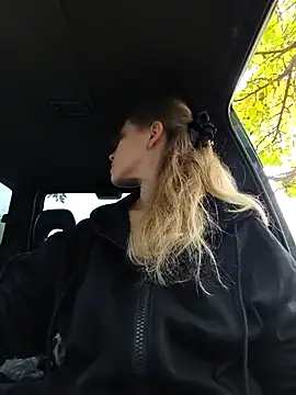 Snapshot of astiSWEET chatting on 10.05.25 astiSWEET online show from 10.05.25