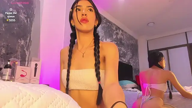 Snapshot of LiaFlowers chatting on 01.25.25 LiaFlowers online show from 01.25.25