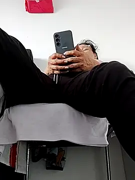 katysquirtdirty online show from 02.25.25