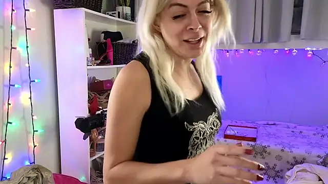 Snapshot of cunty_tranny_lydia chatting on 01.07.25 cunty tranny lydia online show from 01.07.25