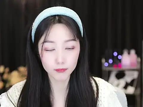 Nuyoah-77 online show from 12.02.24