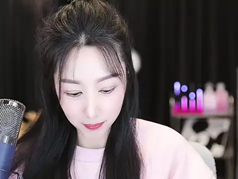 Nuyoah-77 online show from 12.03.24