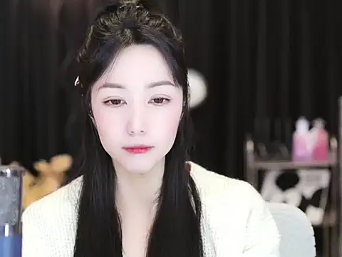 Nuyoah-77 online show from 12.17.24