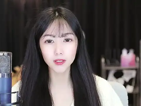Nuyoah-77 online show from 12.18.24