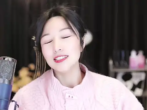 Nuyoah-77 online show from 12.26.24