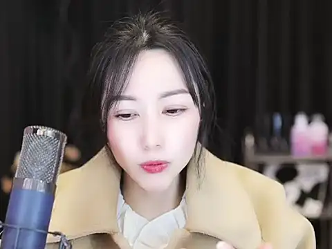 Nuyoah-77 online show from 12.28.24