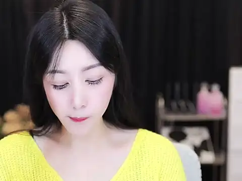 Nuyoah-77 online show from 10.02.25