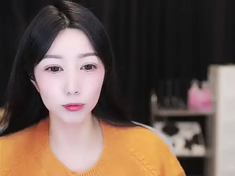 Nuyoah-77 online show from 10.15.25