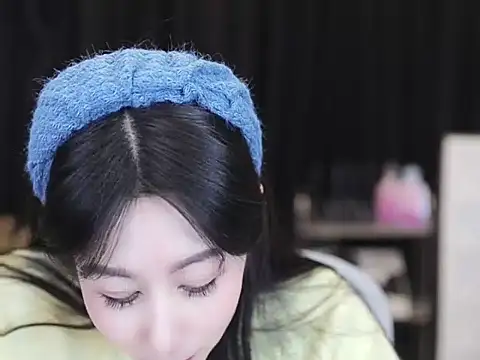 Nuyoah-77 online show from 11.29.25