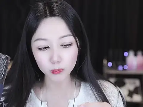 Nuyoah-77 online show from 03.28.26