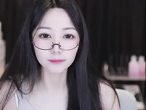 Nuyoah-77 online show from 04.21.26