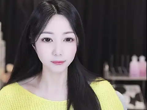 Nuyoah-77 online show from 04.22.26