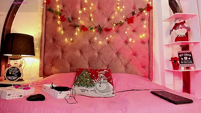 LadyAvalon online show from 12.19.24