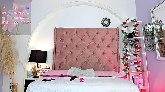 LadyAvalon online show from 09.19.25