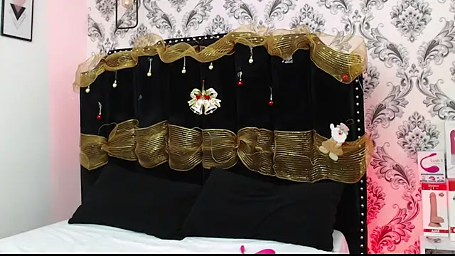 SaaraBrown online show from 01.04.25