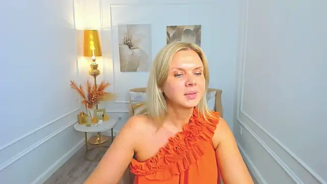 AgathaKlouin online show from 05.12.26