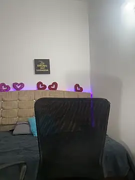 Alice Summer1 online show from 12.18.25