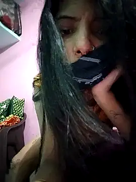 Snapshot of Hotty-Divya chatting on 11.06.25 Hotty-Divya online show from 11.06.25