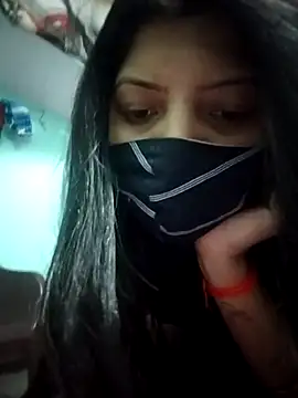 Snapshot of Hotty-Divya chatting on 03.25.26 Hotty-Divya online show from 03.25.26