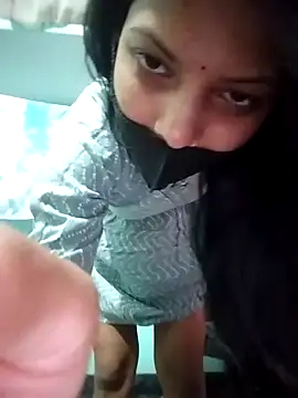 Hotty-Divya online show from 04.23.26