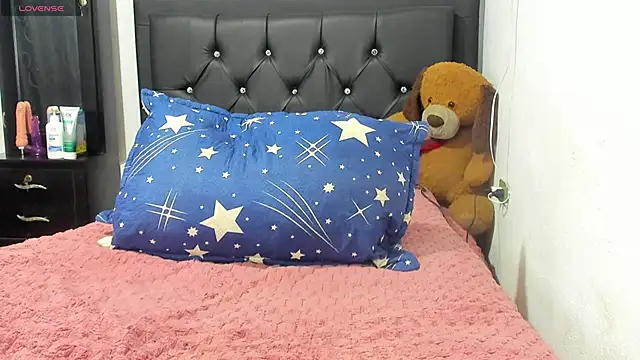 Snapshot of Natassha_brown1 chatting on 09.19.25 Natassha brown1 online show from 09.19.25