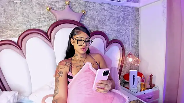 Mia Jansen online show from 04.07.26