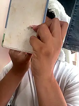 Snapshot of kae_styles chatting on 01.11.26 kae styles online show from 01.11.26