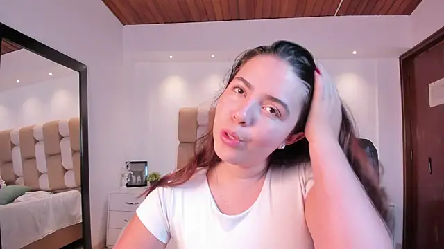 Lyssa Muller online show from 10.08.25