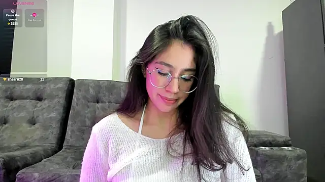 emmadiaz1 online show from 10.20.25