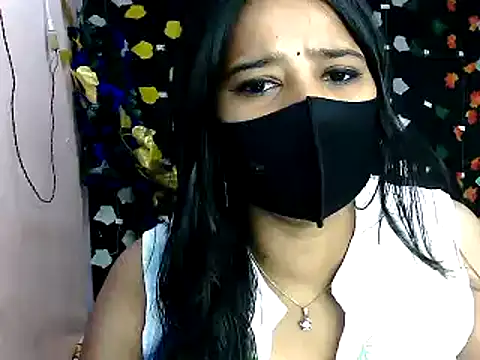 Snapshot of Sony-Model chatting on 09.16.25 Sony-Model online show from 09.16.25