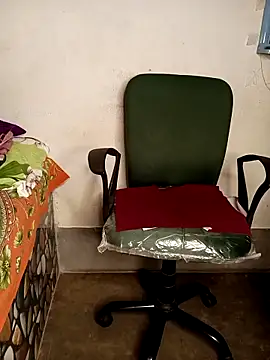 Snapshot of Sony-Model chatting on 11.18.25 Sony-Model online show from 11.18.25