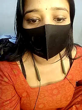 Snapshot of Sony-Model chatting on 12.18.25 Sony-Model online show from 12.18.25