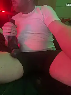 Snapshot of theoneandonlyniko chatting on 12.31.24 theoneandonlyniko online show from 12.31.24