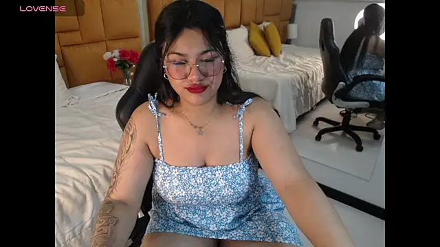 Snapshot of _Dulcinea_1 chatting on 02.13.25  Dulcinea 1 online show from 02.13.25