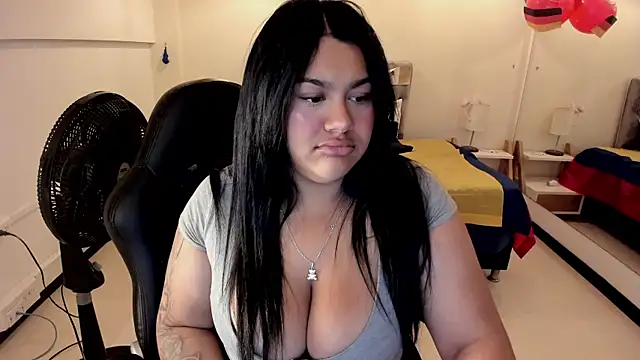 Snapshot of _Dulcinea_1 chatting on 06.24.26 Dulcinea 1 online show from 06.24.26