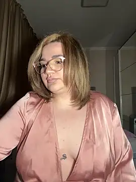 Leya  Droit online show from 02.15.25