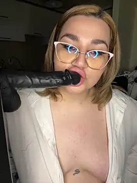 Leya  Droit online show from 02.22.25