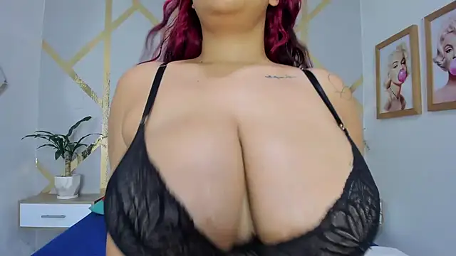 Caroliine Torres online show from 02.06.25