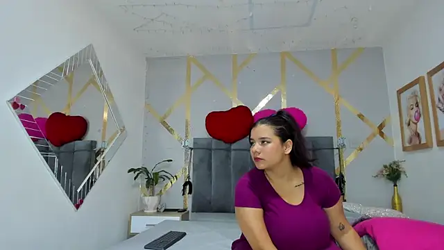 Caroliine Torres online show from 06.11.26