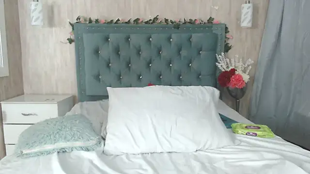 Snapshot of Alexa_roussee chatting on 02.07.25 Alexa roussee online show from 02.07.25