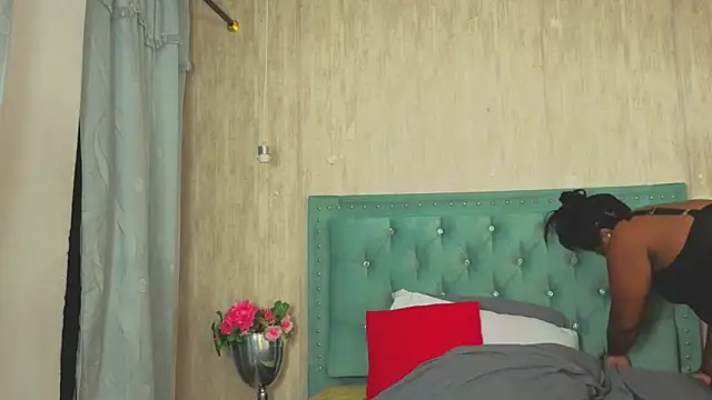 Snapshot of Alexa_roussee chatting on 10.15.25 Alexa roussee online show from 10.15.25