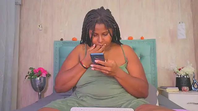 Snapshot of Alexa_roussee chatting on 10.19.25 Alexa roussee online show from 10.19.25