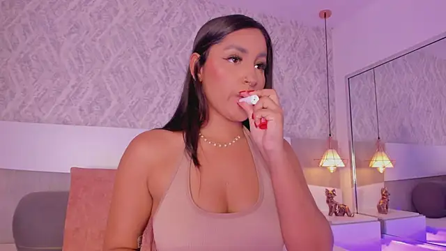 AishaPeyton online show from 11.17.25