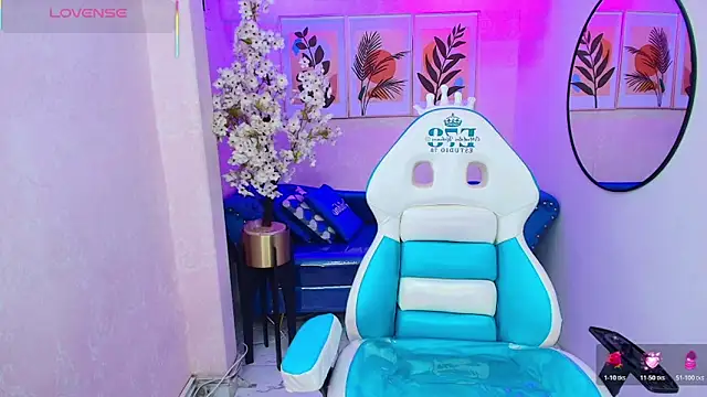 Dafne huges online show from 10.17.25