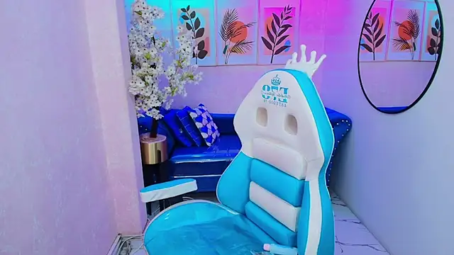 Dafne huges online show from 10.27.25