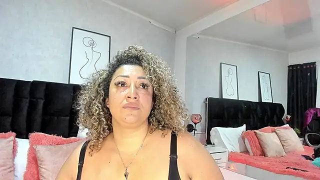 Katti Barrera online show from 02.13.25